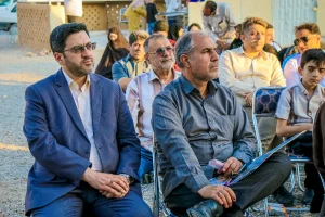 رونمایی از کتاب درناهای قصه میناب در قم رونمایی از کتاب درناهای قصه میناب در قم