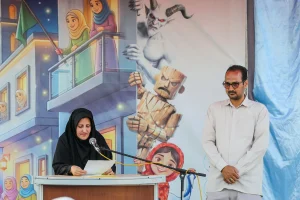 سخنرانی خانم حمیده زند نویسنده کتاب درناهای قصه میناب در مراسم رونمایی از کتاب سخنرانی خانم حمیده زند نویسنده کتاب درناهای قصه میناب در مراسم رونمایی از کتاب