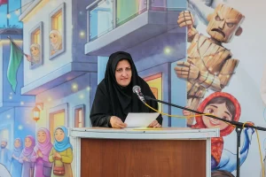 سخنرانی خانم حمیده زند نویسنده کتاب درناهای قصه میناب در مراسم رونمایی از کتاب سخنرانی خانم حمیده زند نویسنده کتاب درناهای قصه میناب در مراسم رونمایی از کتاب