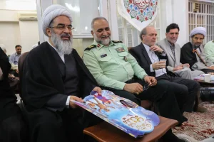 رونمایی از کتاب درناهای قصه میناب در حضور آیت الله فاضل لنکرانی رونمایی از کتاب درناهای قصه میناب در حضور آیت الله فاضل لنکرانی