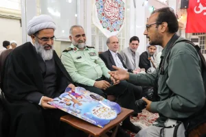 رونمایی از کتاب درناهای قصه میناب در حضور آیت الله فاضل لنکرانی رونمایی از کتاب درناهای قصه میناب در حضور آیت الله فاضل لنکرانی